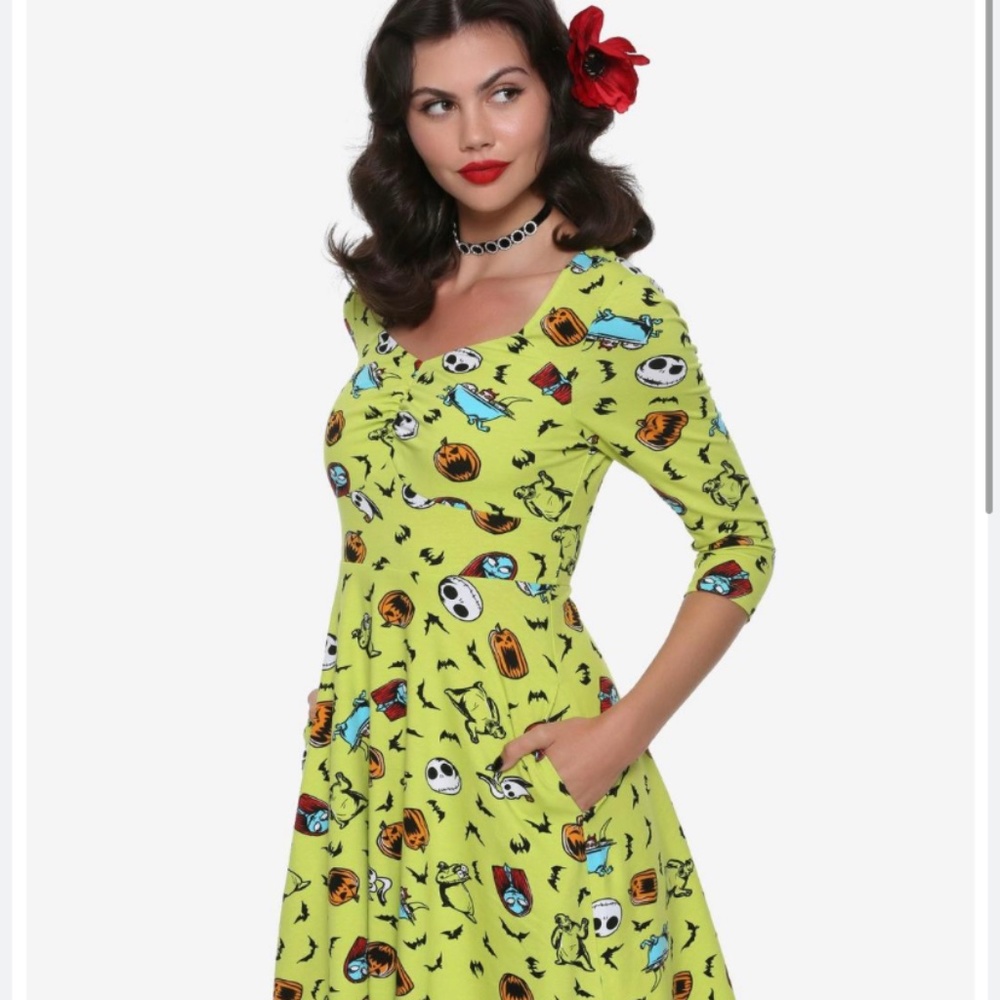 HOT TOPIC Womens fit n flare dress size Large